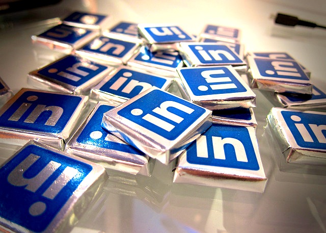 如何使用LinkedIn的“赞助更新”，为公司页面的新类型广告bob全站app