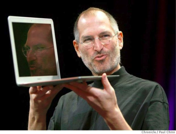史蒂夫·乔布斯（Steve Jobs）介绍MacBook Air